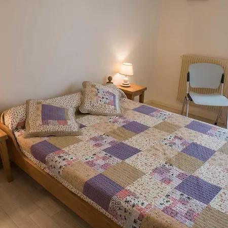 Le Margeride, 5 Personnes Au Bacon Сasa de vacaciones *